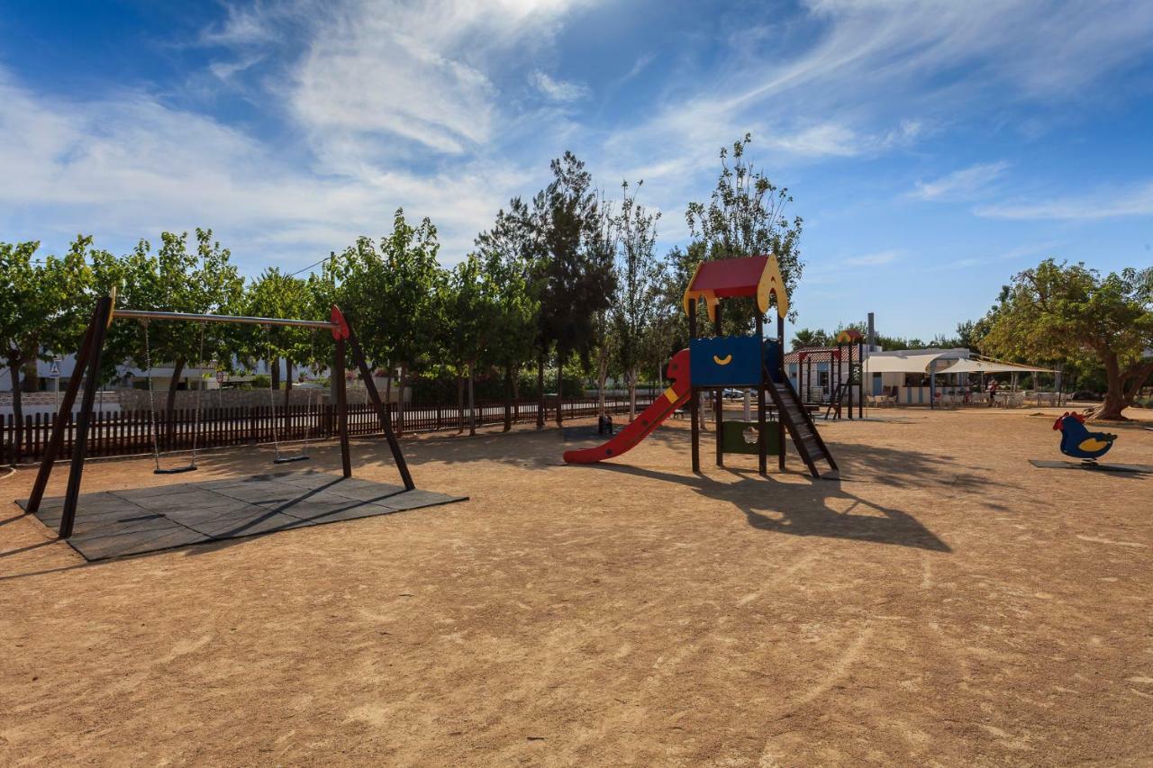 Playa Con Piscina Y Terraza En Urbanizacion De Lujo *